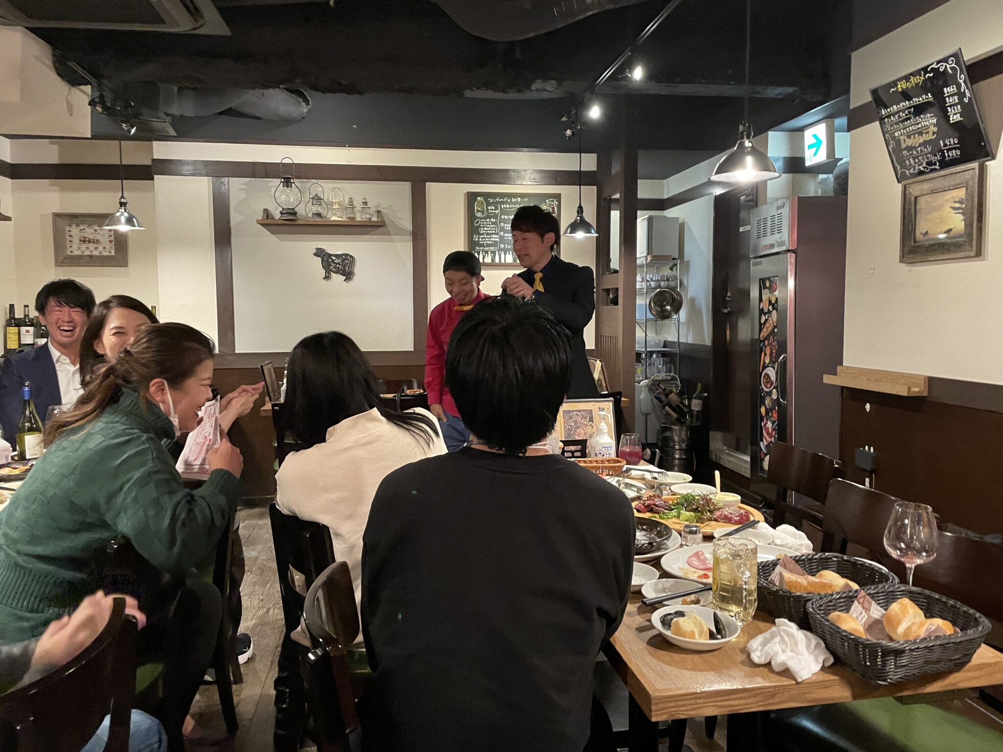 Pマークコンサル会社の飲み会にお笑い芸人登場！